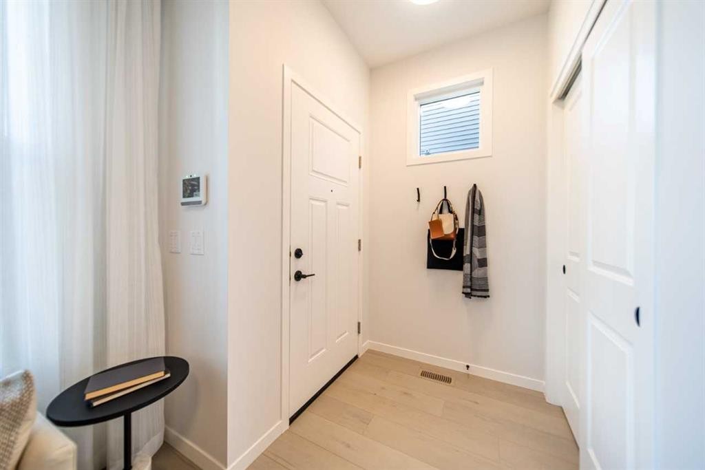 524 Tekarra Drive Nw, Calgary, AB - Indoor Photo Showing Other Room