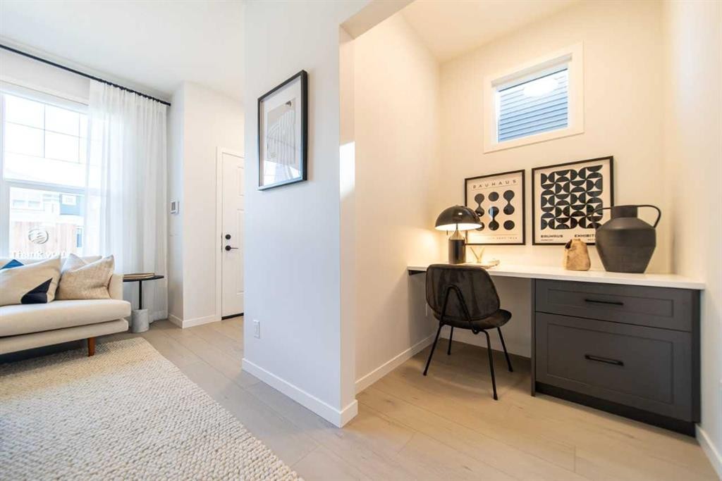 524 Tekarra Drive Nw, Calgary, AB - Indoor Photo Showing Office