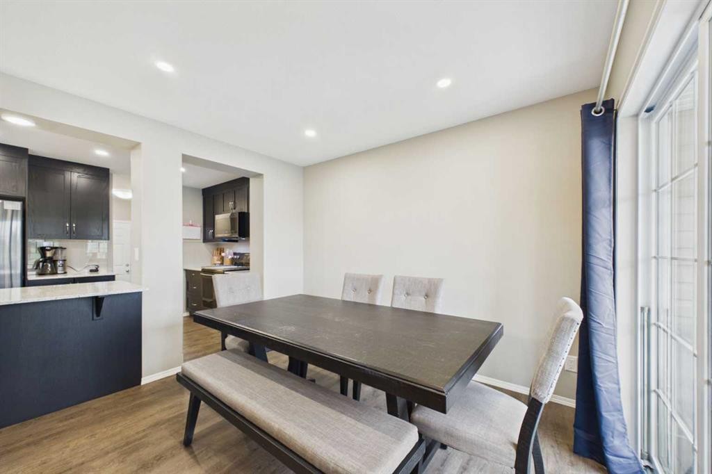 19 Golden Crescent, Red Deer, AB - Indoor Photo Showing Dining Room