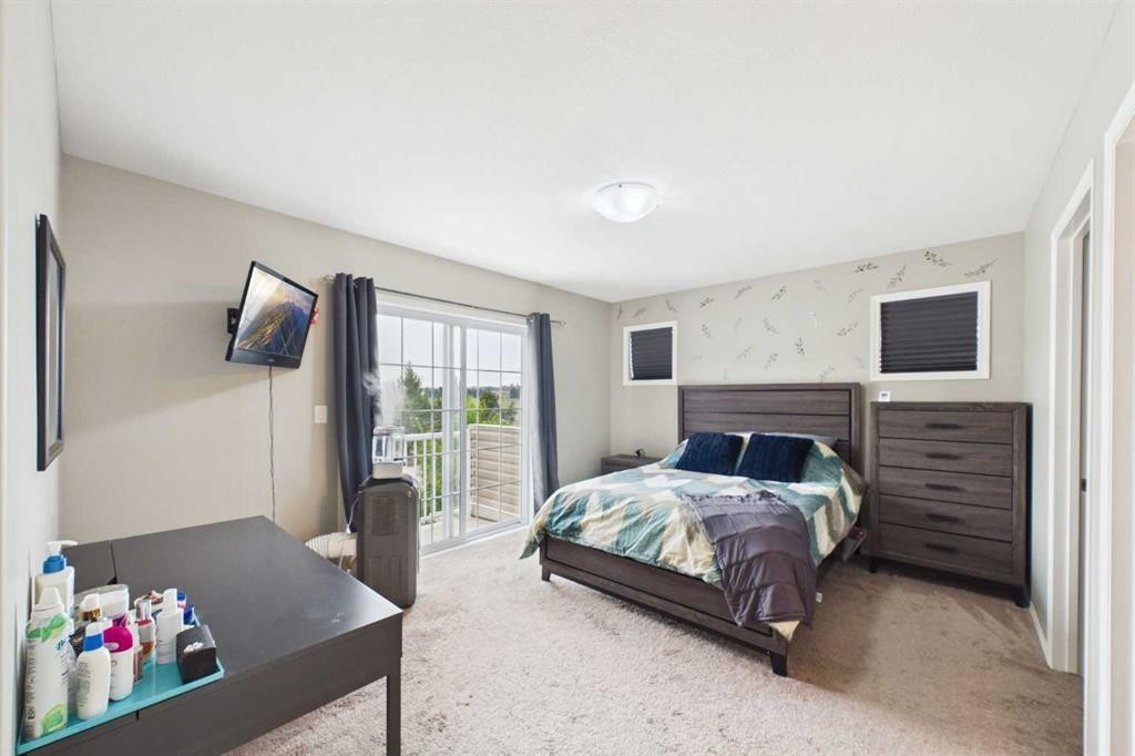 19 Golden Crescent, Red Deer, AB - Indoor Photo Showing Bedroom