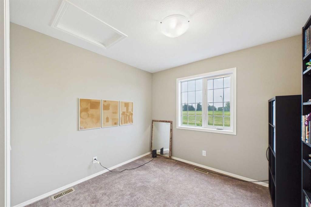 19 Golden Crescent, Red Deer, AB - Indoor Photo Showing Other Room