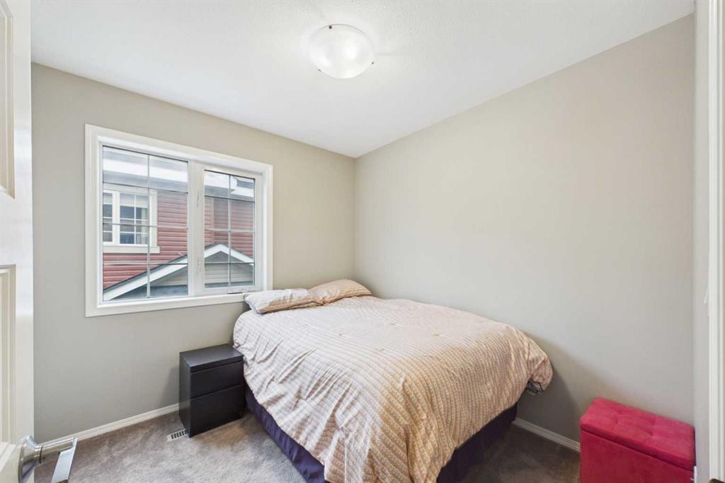 19 Golden Crescent, Red Deer, AB - Indoor Photo Showing Bedroom