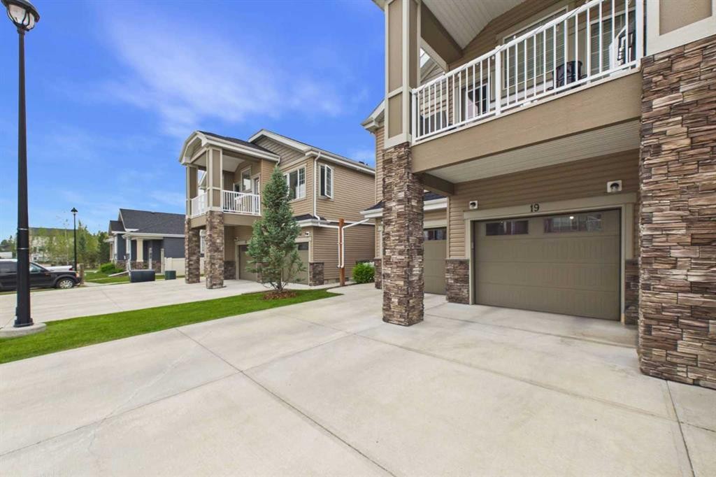 19 Golden Crescent, Red Deer, AB - Outdoor