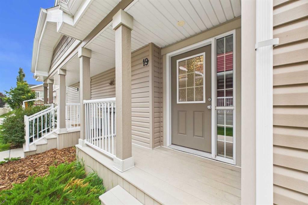 19 Golden Crescent, Red Deer, AB - Outdoor With Exterior