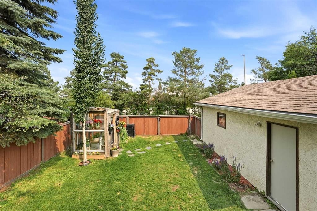 149 Mcdougall Crescent, Red Deer, AB - Outdoor With Backyard