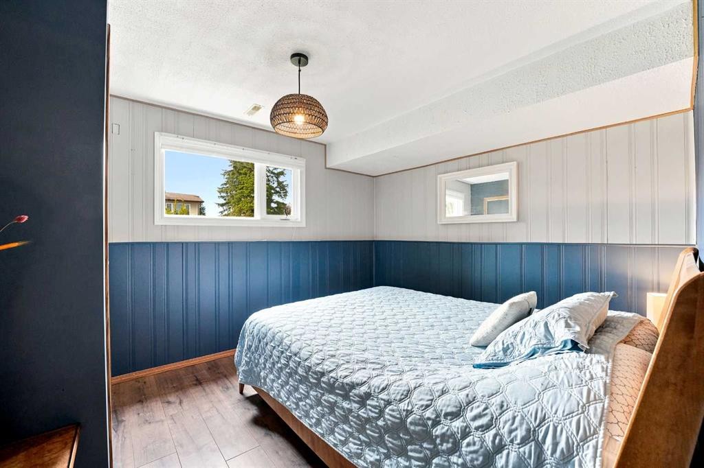 149 Mcdougall Crescent, Red Deer, AB - Indoor Photo Showing Bedroom
