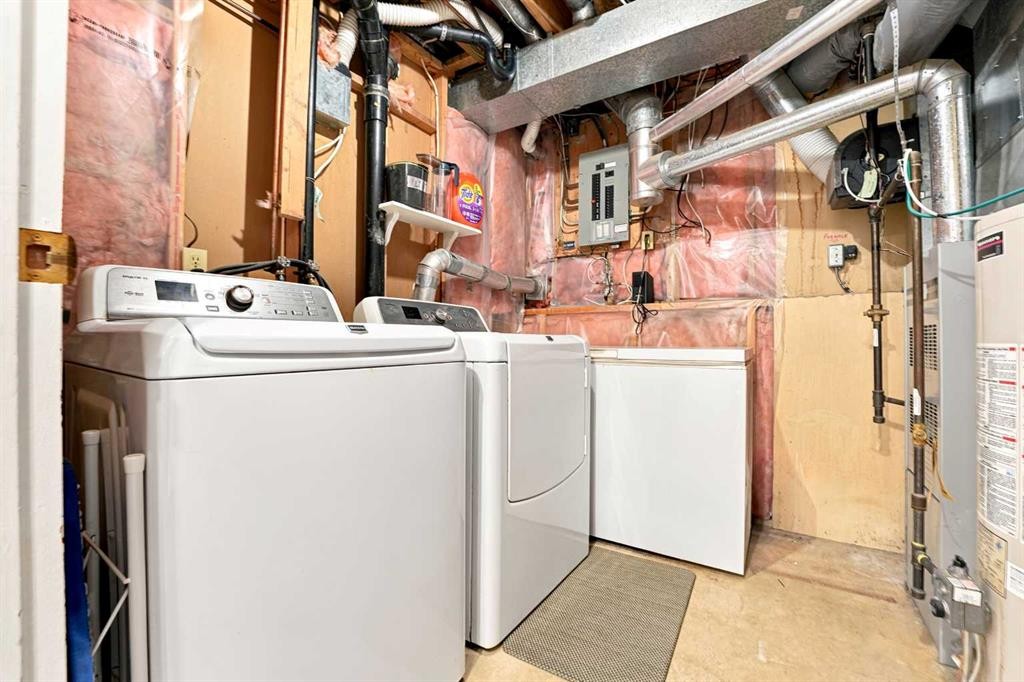 149 Mcdougall Crescent, Red Deer, AB - Indoor Photo Showing Laundry Room