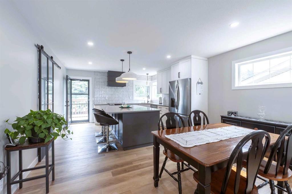 19 Royal Crescent, Lacombe, AB - Indoor Photo Showing Dining Room