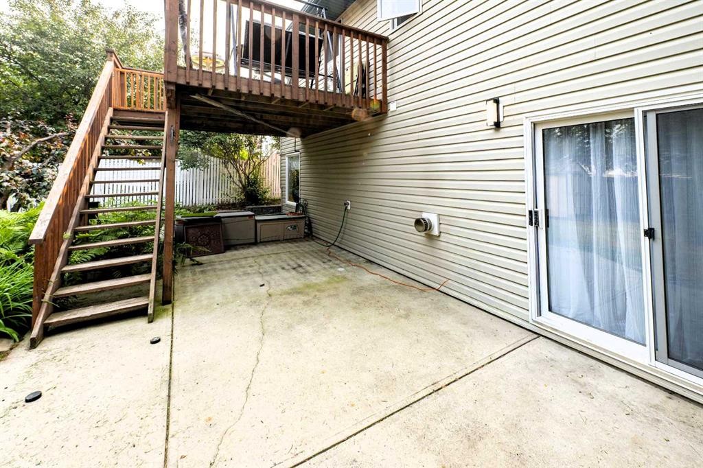 19 Royal Crescent, Lacombe, AB - Outdoor With Deck Patio Veranda With Exterior