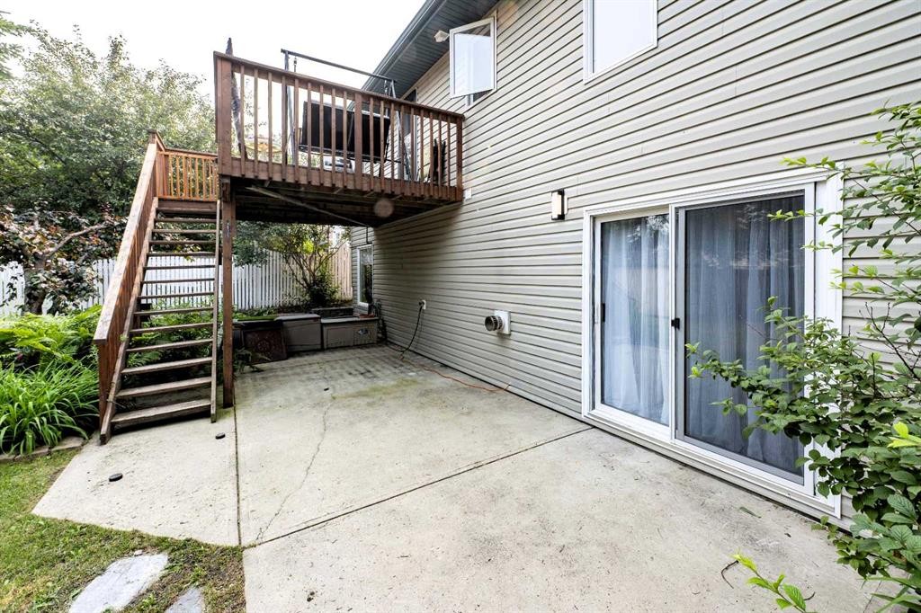 19 Royal Crescent, Lacombe, AB - Outdoor With Deck Patio Veranda With Exterior