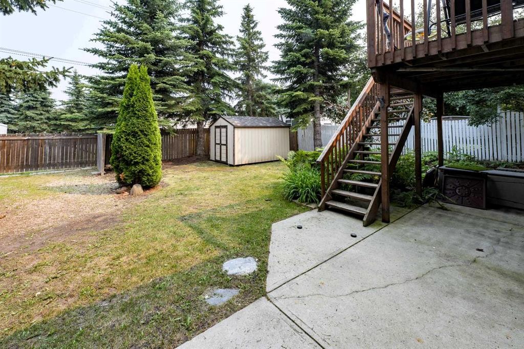 19 Royal Crescent, Lacombe, AB - Outdoor With Deck Patio Veranda
