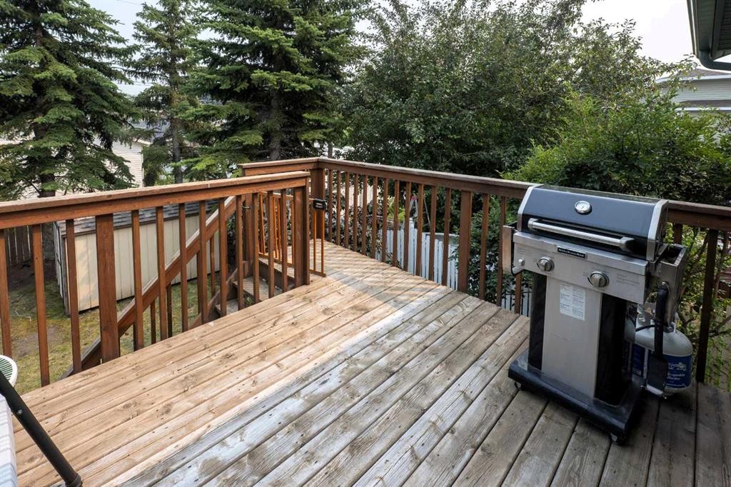 19 Royal Crescent, Lacombe, AB - Outdoor With Deck Patio Veranda With Exterior