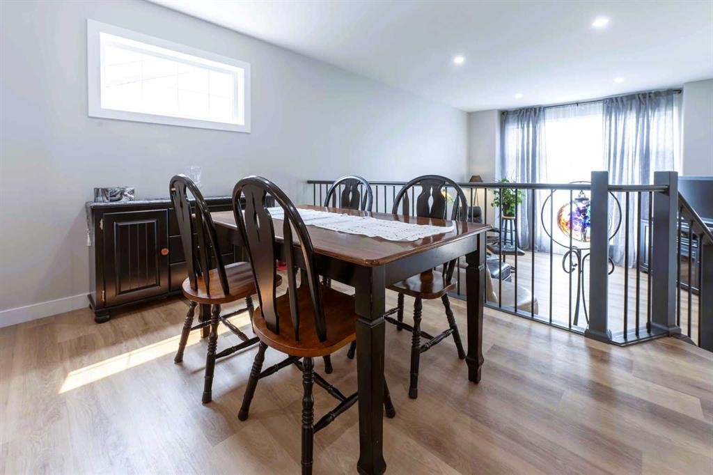 19 Royal Crescent, Lacombe, AB - Indoor Photo Showing Dining Room