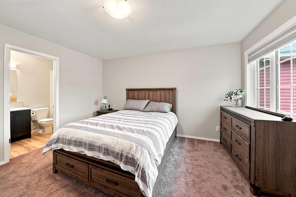 27 Golden Crescent, Red Deer, AB - Indoor Photo Showing Bedroom