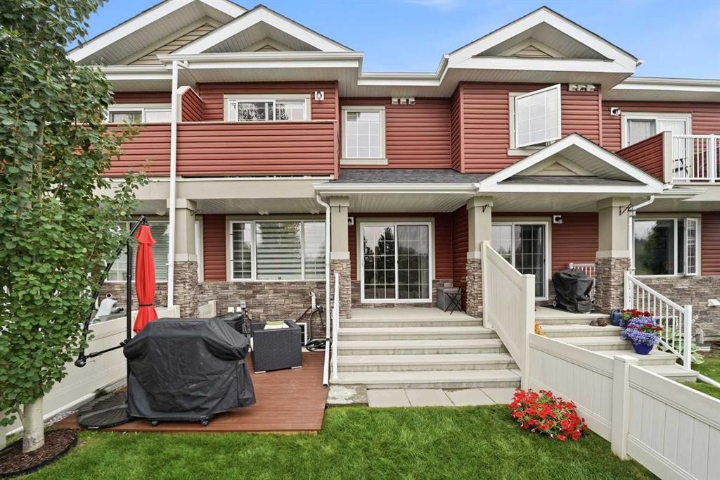 27 Golden Crescent, Red Deer, AB - Outdoor With Facade