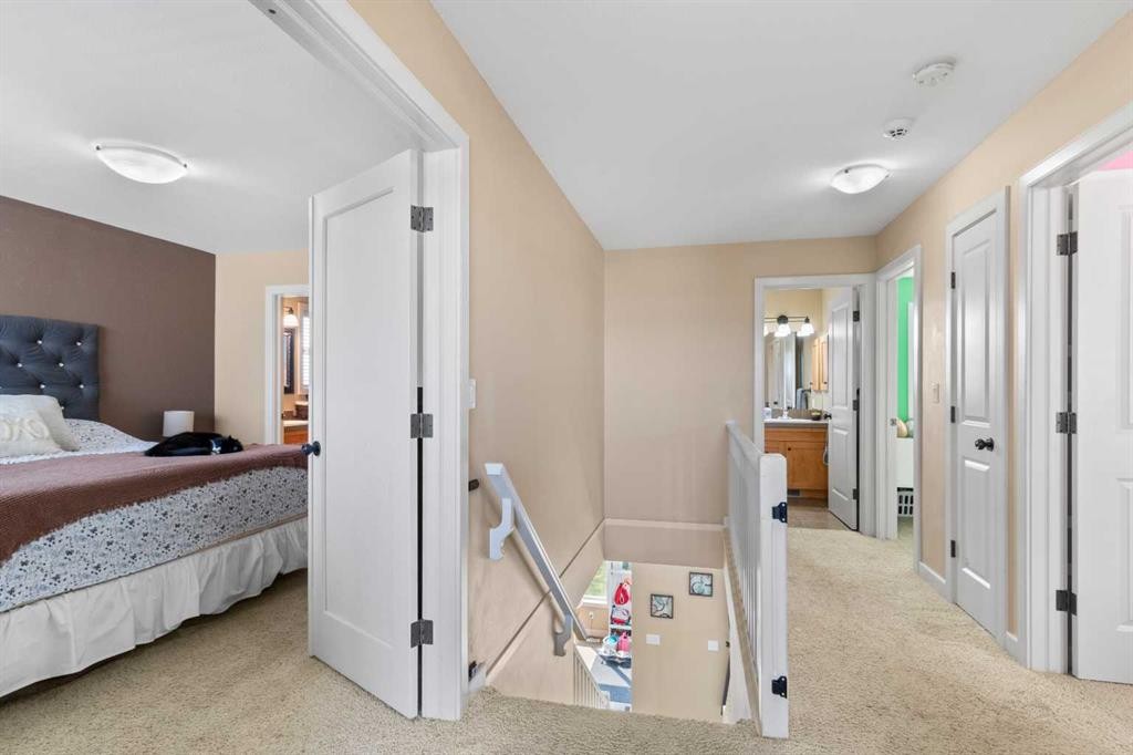 5 Lambertson Place, Sylvan Lake, AB - Indoor Photo Showing Bedroom