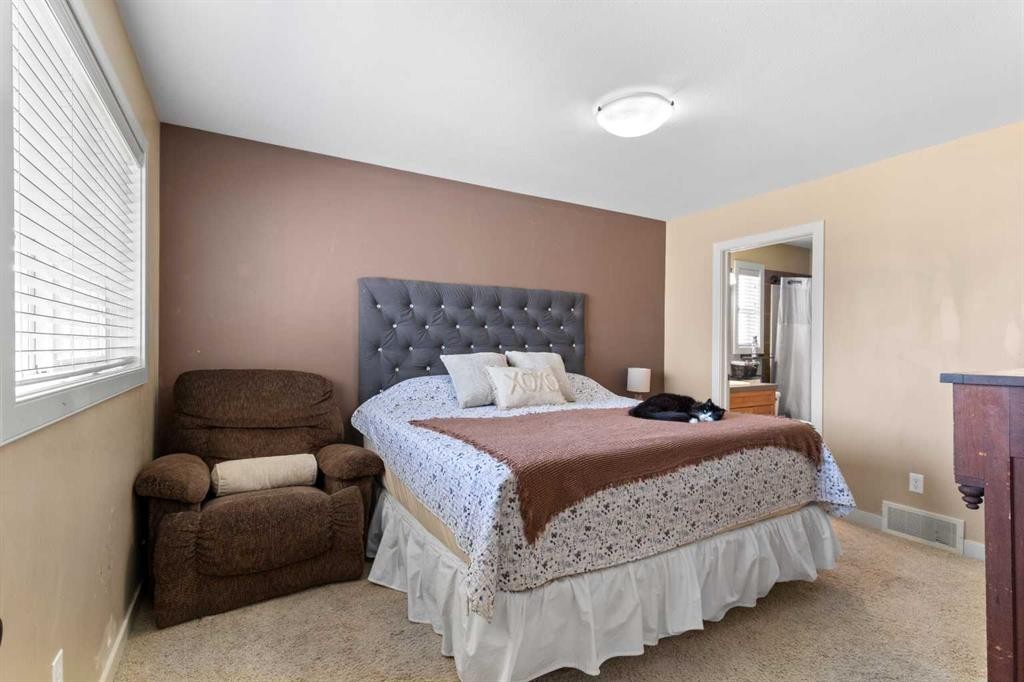 5 Lambertson Place, Sylvan Lake, AB - Indoor Photo Showing Bedroom