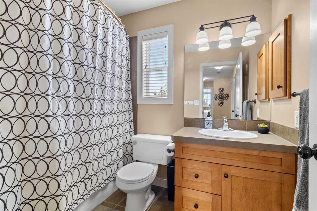 5 Lambertson Place, Sylvan Lake, AB - Indoor Photo Showing Bathroom
