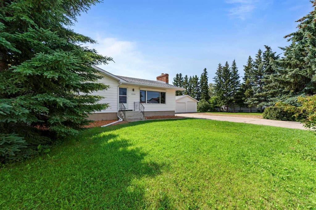 5209 51 Street, Castor, AB - Outdoor