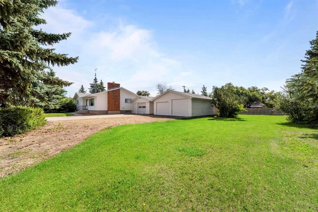 5209 51 Street, Castor, AB - Outdoor