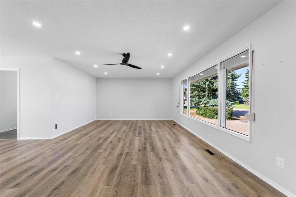 5209 51 Street, Castor, AB - Indoor Photo Showing Other Room