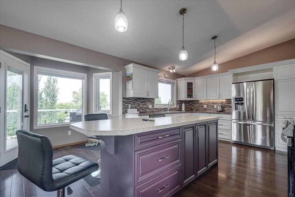 3908 39 Street Close, Ponoka, AB - Indoor Photo Showing Kitchen With Stainless Steel Kitchen With Double Sink