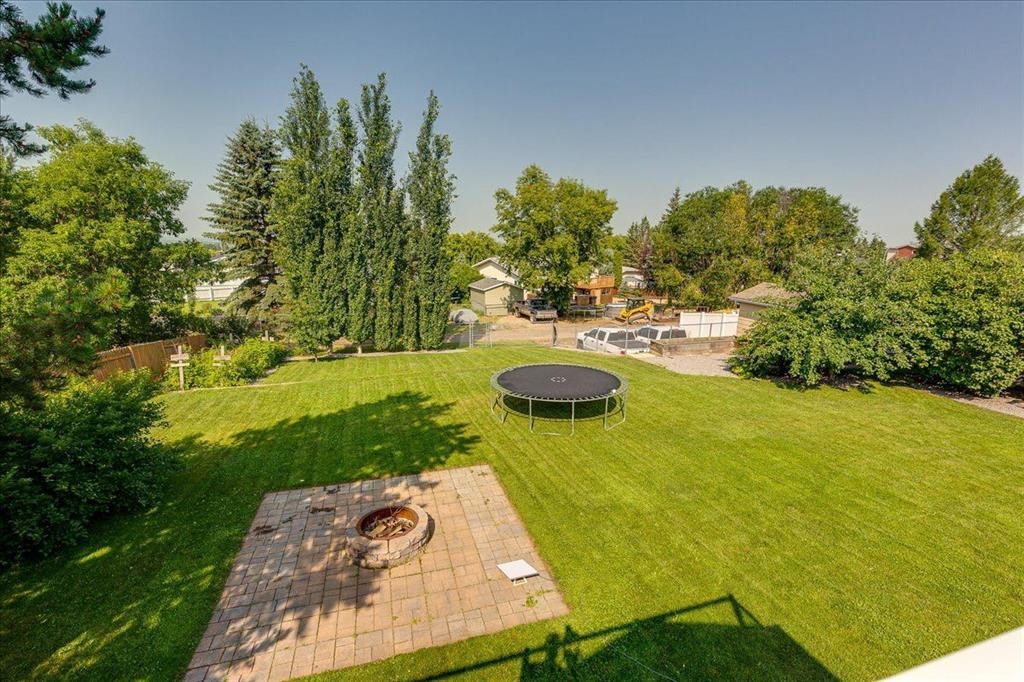 3908 39 Street Close, Ponoka, AB - Outdoor