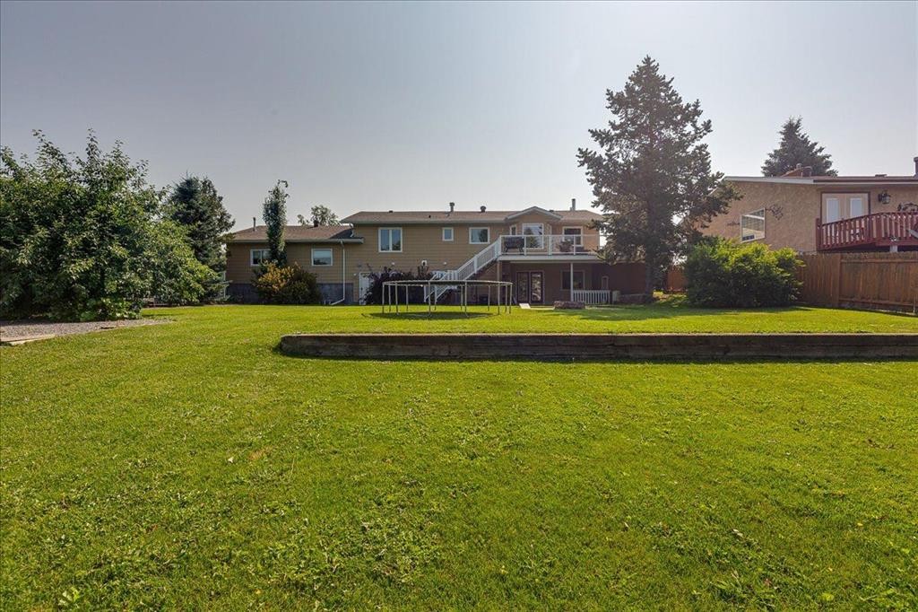 3908 39 Street Close, Ponoka, AB - Outdoor