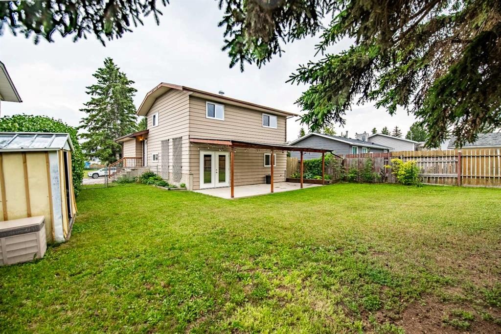 12 Opal Close, Lacombe, AB - Outdoor