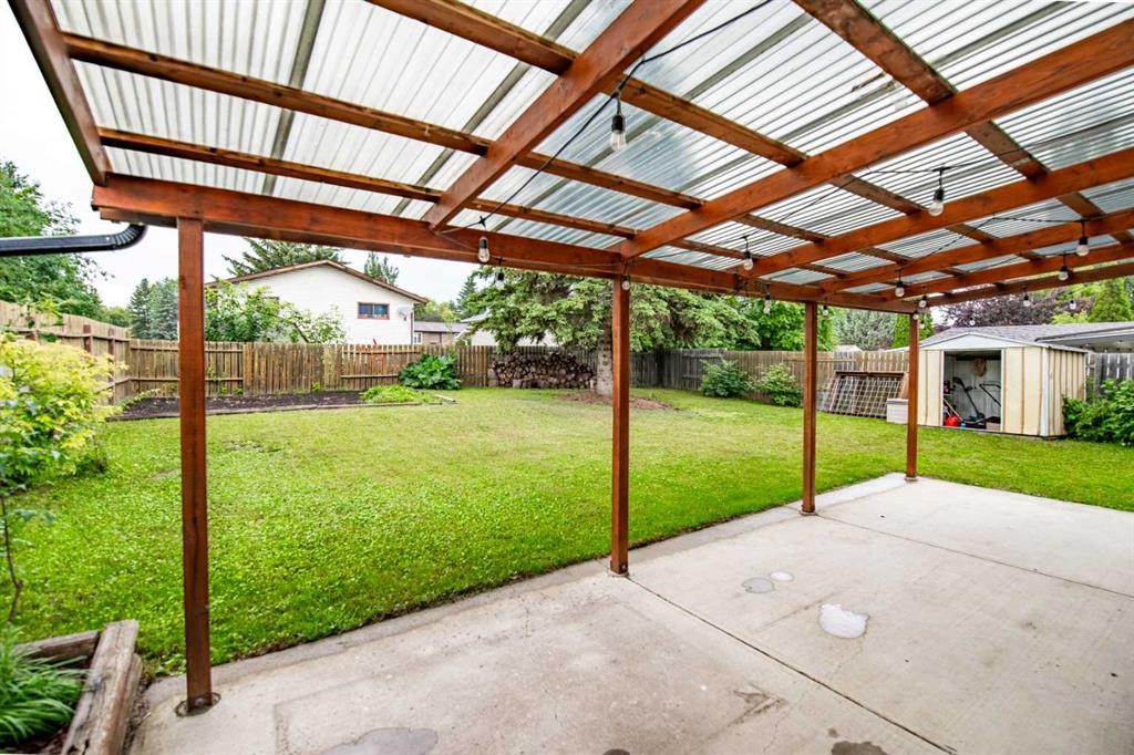 12 Opal Close, Lacombe, AB - Outdoor