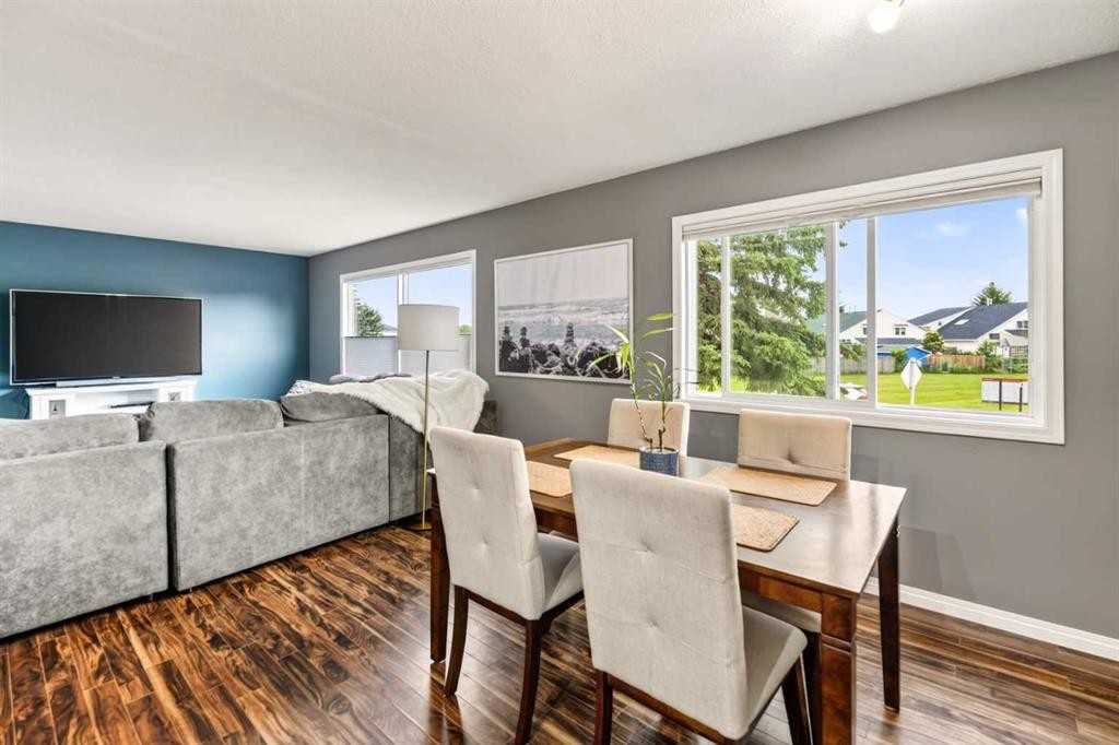12 Opal Close, Lacombe, AB - Indoor