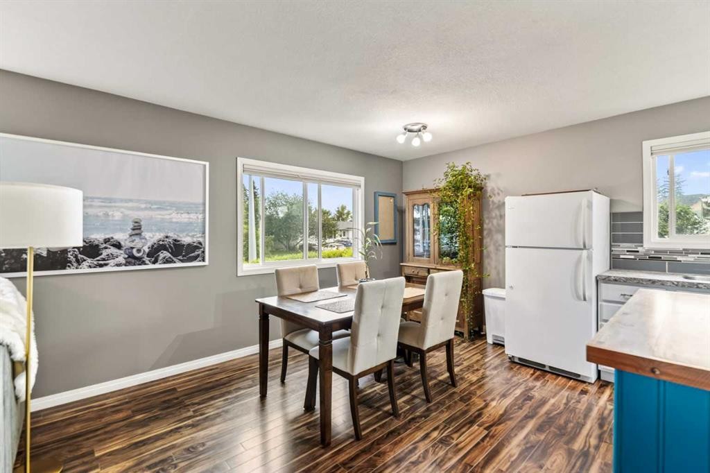 12 Opal Close, Lacombe, AB - Indoor