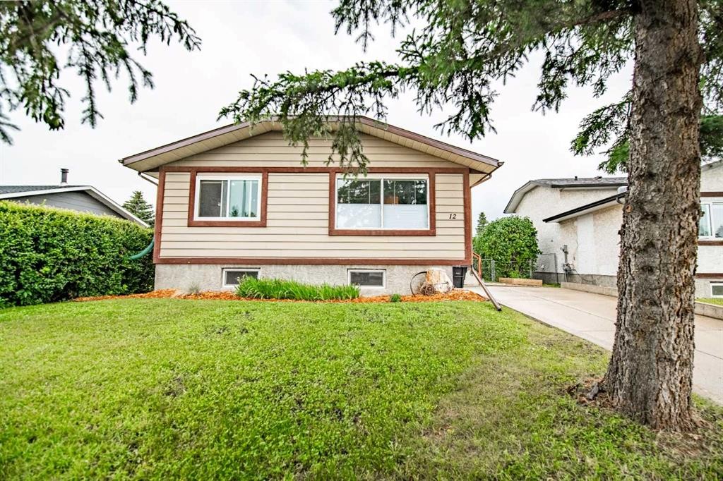 12 Opal Close, Lacombe, AB - Outdoor