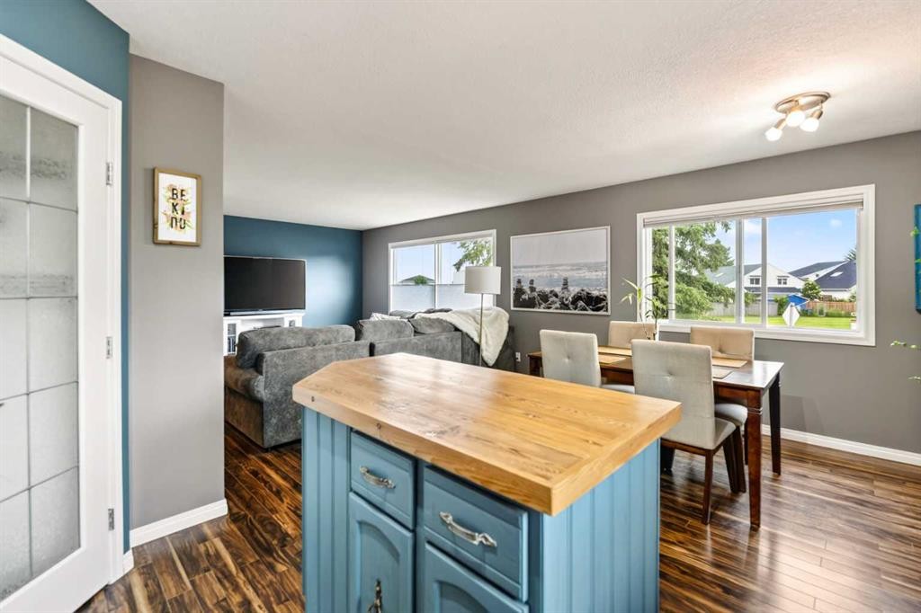 12 Opal Close, Lacombe, AB - Indoor Photo Showing Dining Room