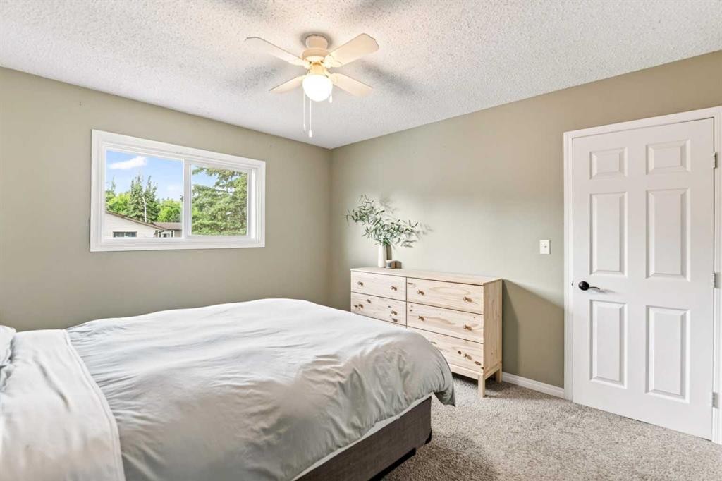 12 Opal Close, Lacombe, AB - Indoor Photo Showing Bedroom