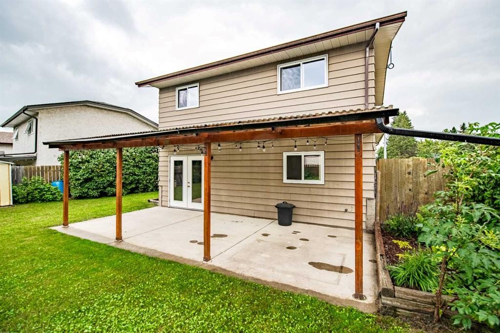 12 Opal Close, Lacombe, AB - Outdoor With Exterior