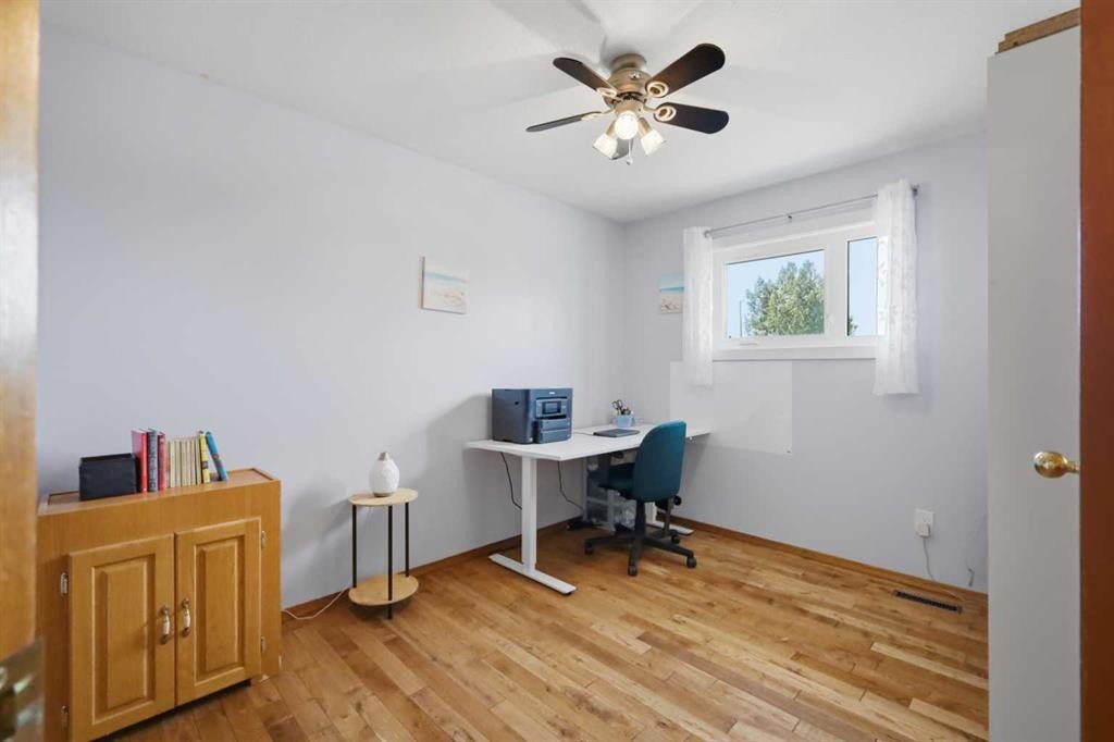 73 Duncan Crescent, Red Deer, AB - Indoor Photo Showing Other Room