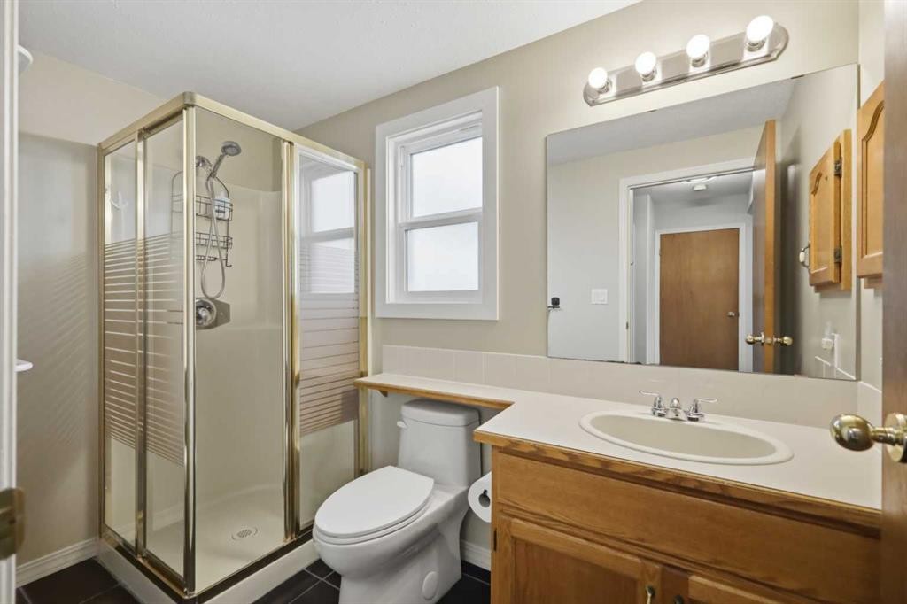 73 Duncan Crescent, Red Deer, AB - Indoor Photo Showing Bathroom