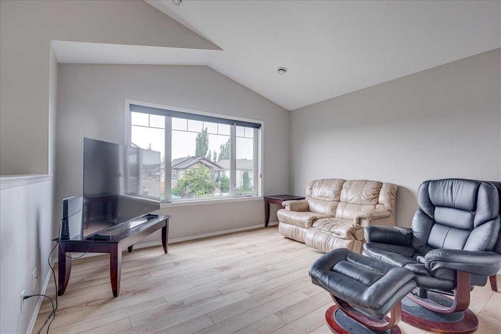 13 Rogers Road, Sylvan Lake, AB - Indoor Photo Showing Other Room