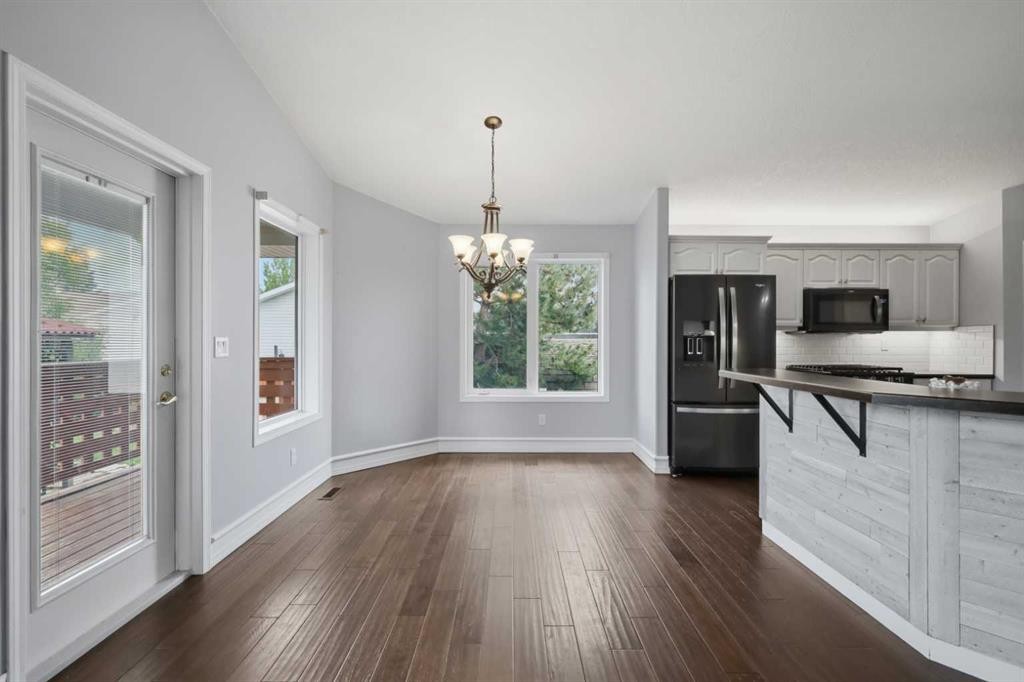 5508 49 Avenue, Alix, AB - Indoor Photo Showing Kitchen With Upgraded Kitchen