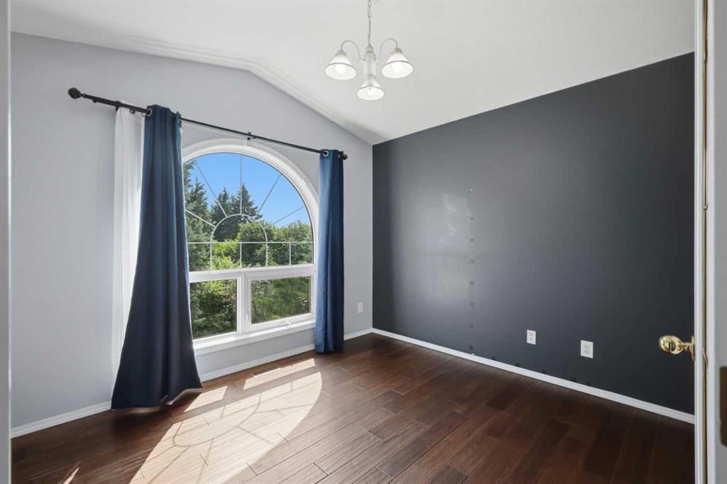 5508 49 Avenue, Alix, AB - Indoor Photo Showing Other Room