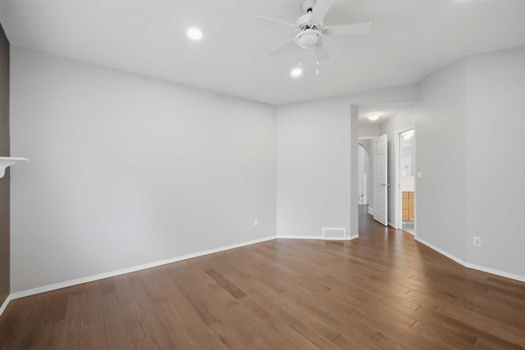 5508 49 Avenue, Alix, AB - Indoor Photo Showing Other Room