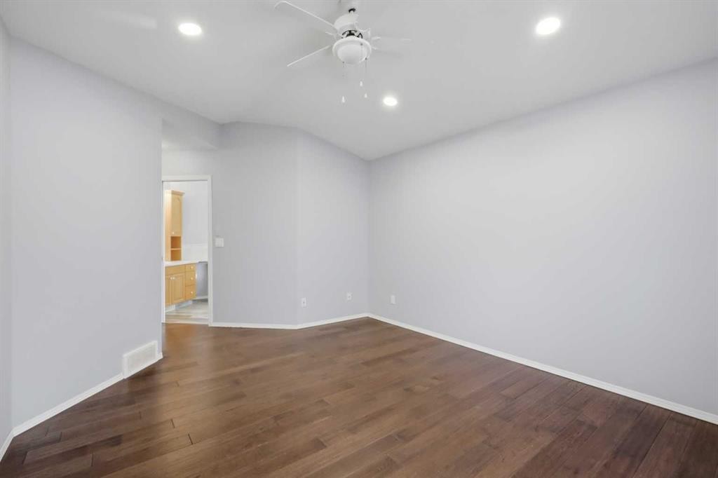 5508 49 Avenue, Alix, AB - Indoor Photo Showing Other Room