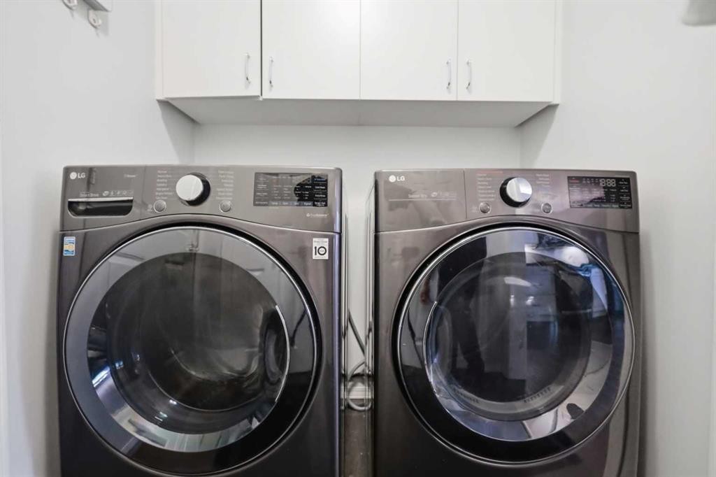 5508 49 Avenue, Alix, AB - Indoor Photo Showing Laundry Room