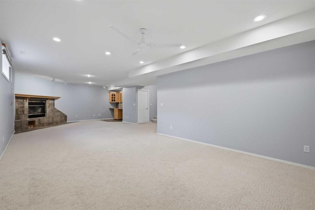 5508 49 Avenue, Alix, AB - Indoor Photo Showing Other Room