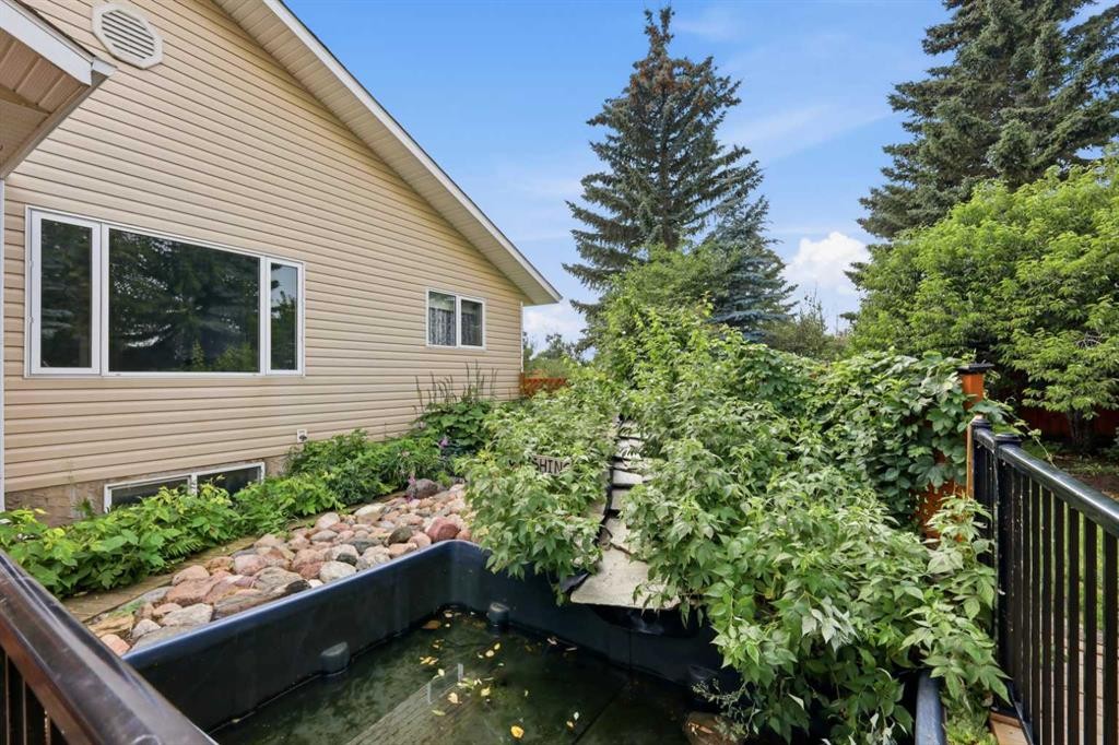 5508 49 Avenue, Alix, AB - Outdoor