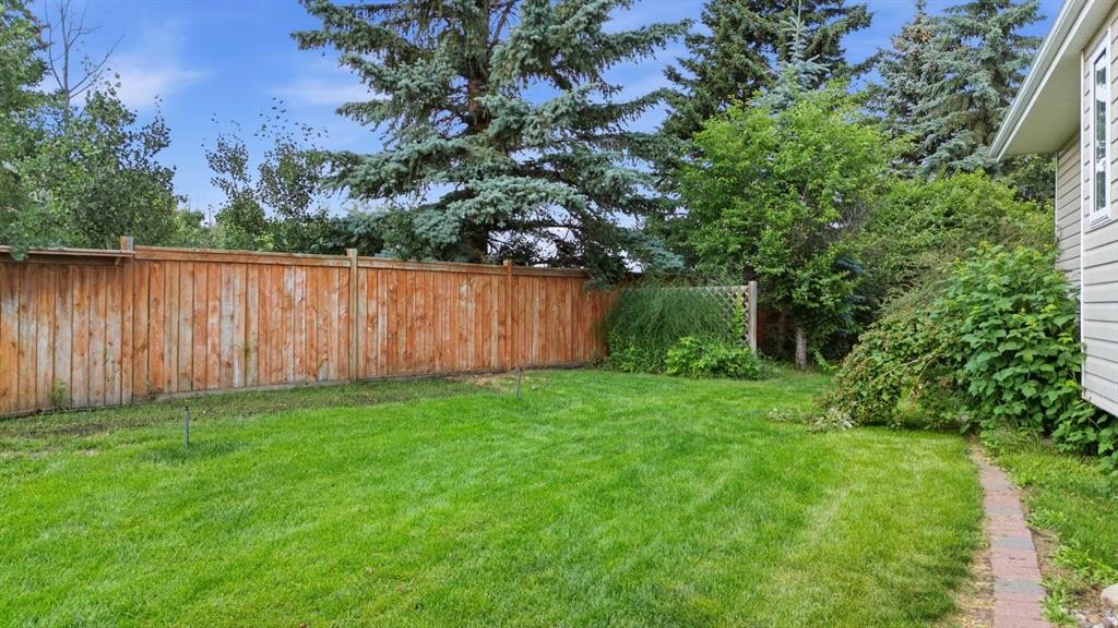5508 49 Avenue, Alix, AB - Outdoor