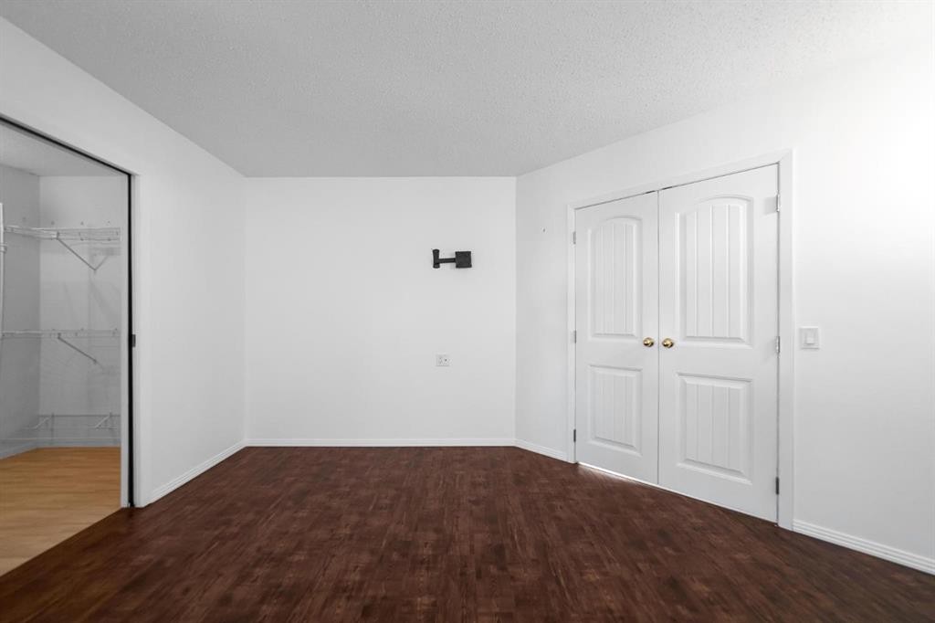 6210 53 Avenue, Camrose, AB - Indoor Photo Showing Other Room