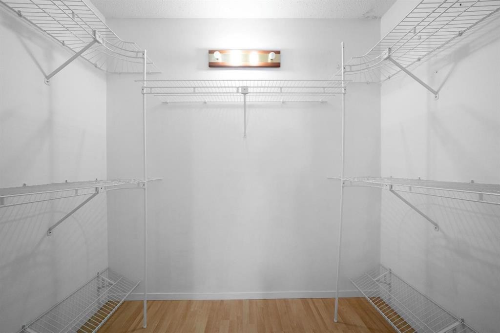 6210 53 Avenue, Camrose, AB - Indoor With Storage