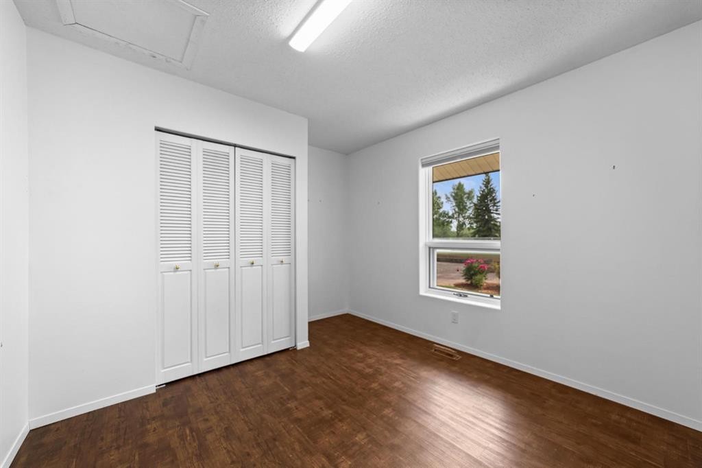6210 53 Avenue, Camrose, AB - Indoor Photo Showing Other Room